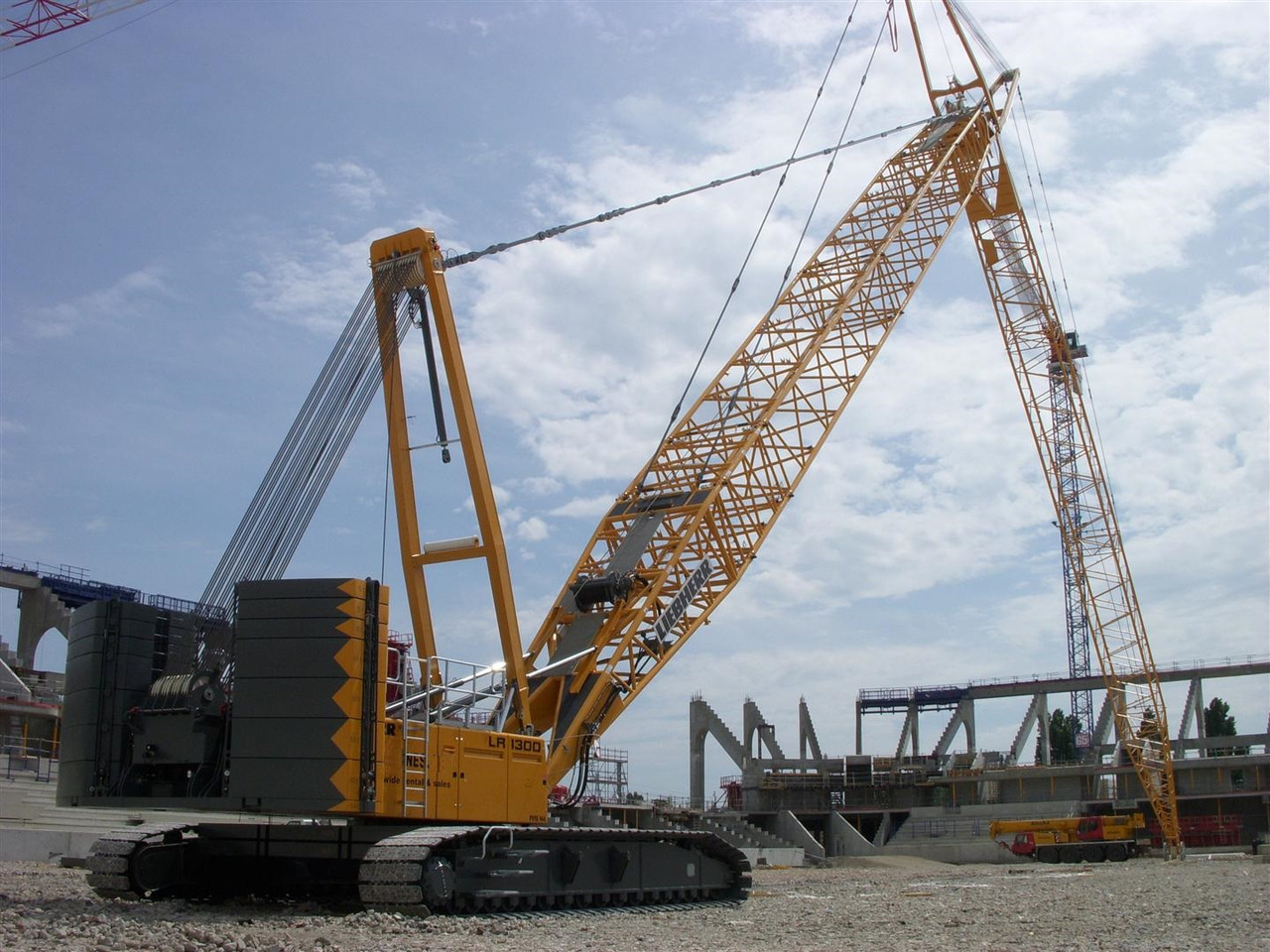 LIEBHERR LR1300 - Grúa sobre orugas: foto 3 LIEBHERR LR1300 - Grúa sobre orugas: foto 3
