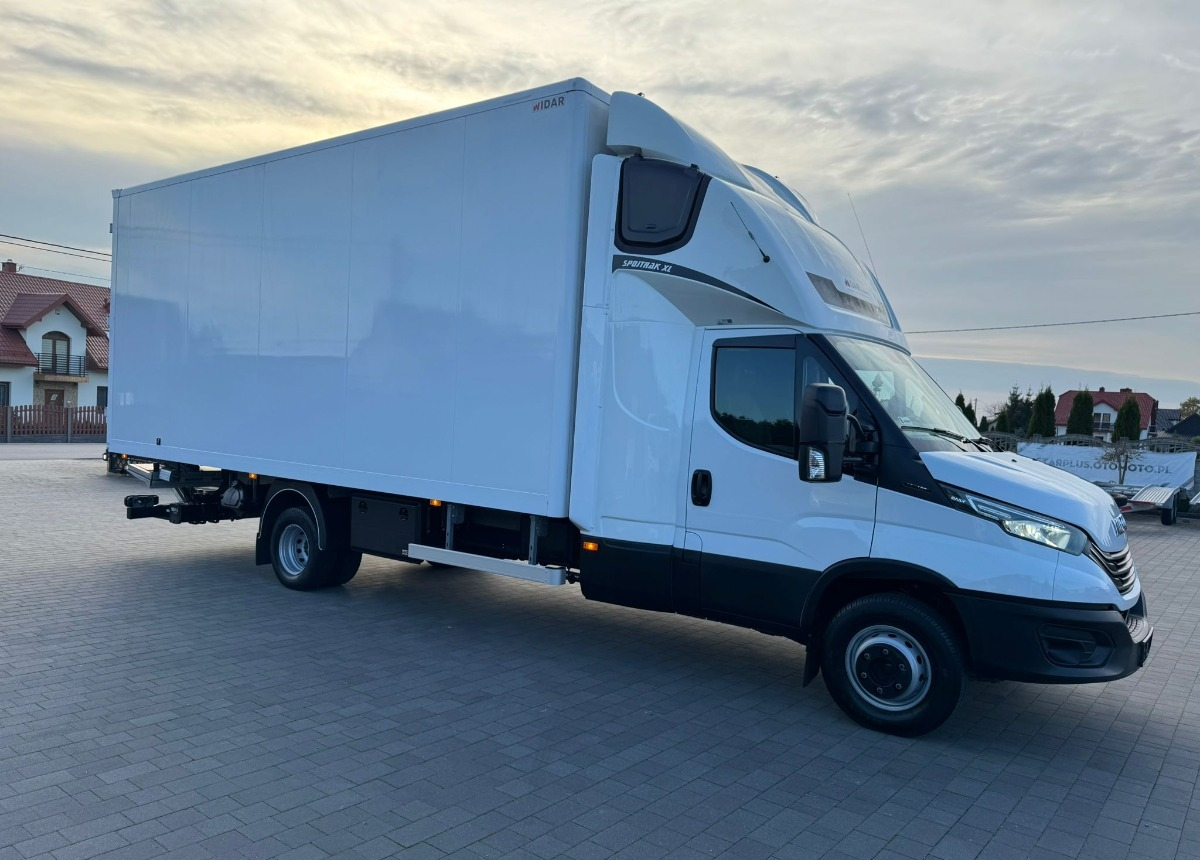 Iveco 72/18 Kontener-Winda 2x Kabina Sypialna IVECO 72C18 Winda Kontener XL Jak Nowe - Furgoneta caja cerrada: foto 3 Iveco 72/18 Kontener-Winda 2x Kabina Sypialna IVECO 72C18 Winda Kontener XL Jak Nowe - Furgoneta caja cerrada: foto 3