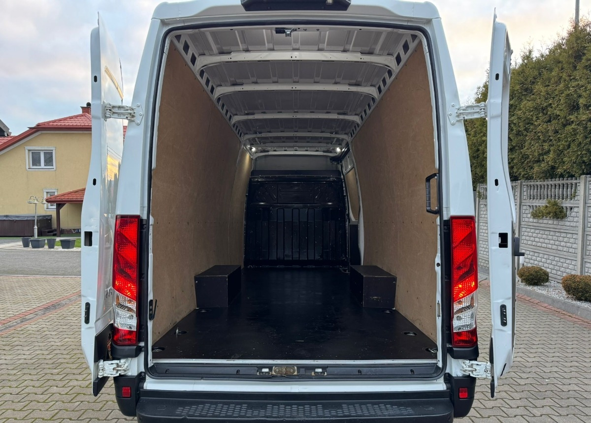 Furgón Iveco Maxi 3.0 Himatic 180ps. Iveco 180ps: foto 38 Furgón Iveco Maxi 3.0 Himatic 180ps. Iveco 180ps: foto 38