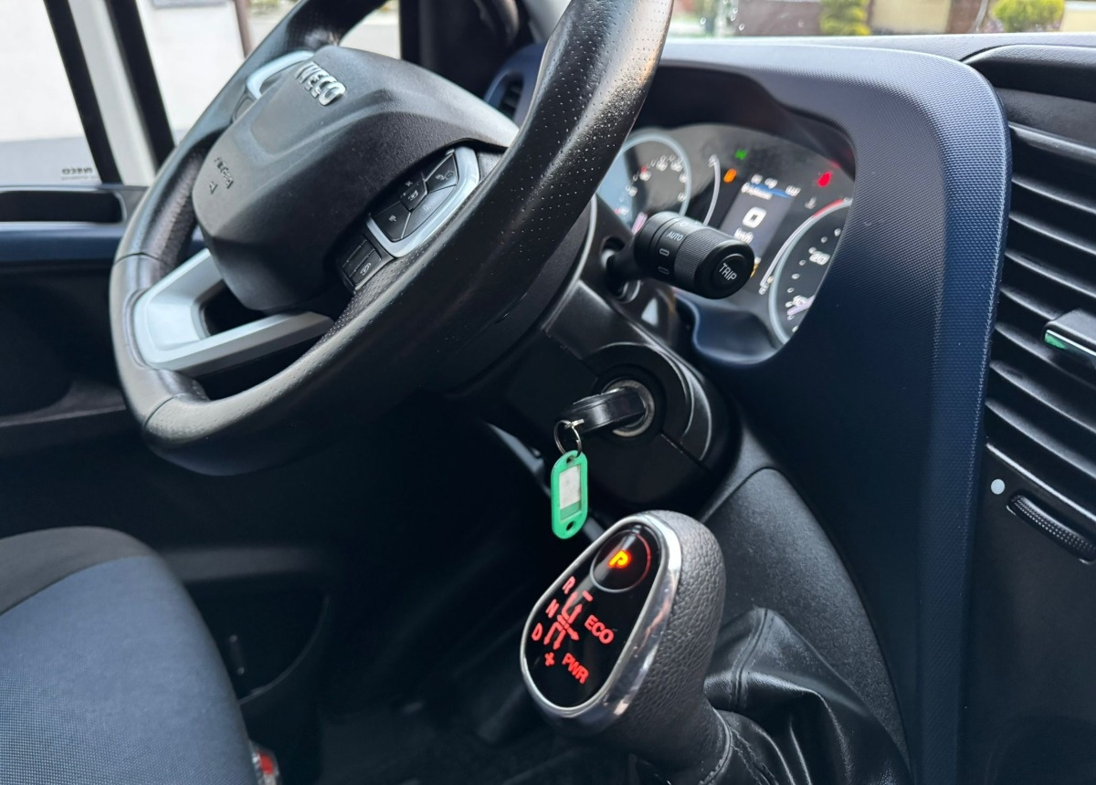 Furgón Iveco Maxi 3.0 Himatic 180ps. Iveco 180ps: foto 42 Furgón Iveco Maxi 3.0 Himatic 180ps. Iveco 180ps: foto 42