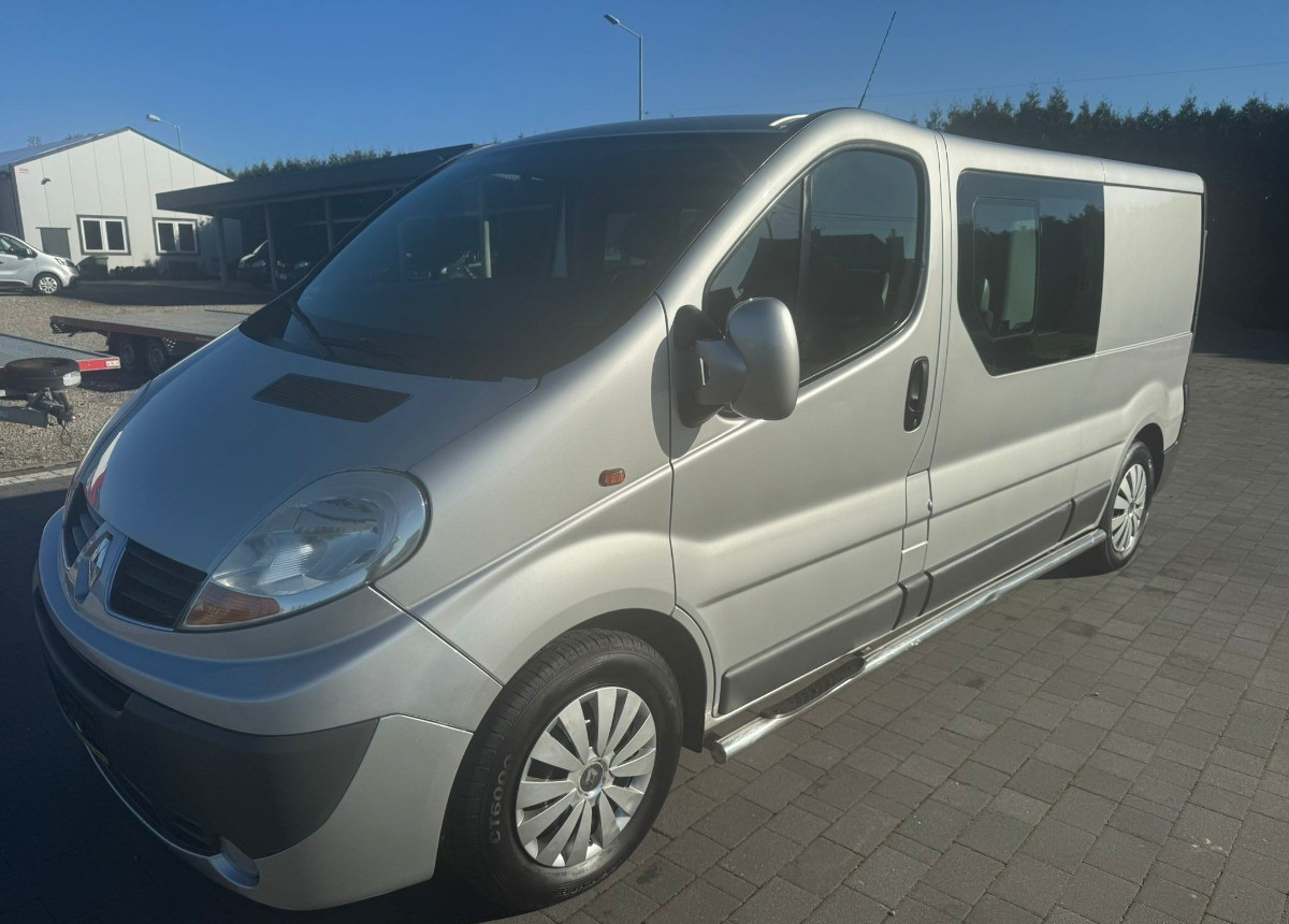 Renault Trafic 2.5 150ps 5- osobowy Doka Stan B. Dobry - Furgoneta combi: foto 5 Renault Trafic 2.5 150ps 5- osobowy Doka Stan B. Dobry - Furgoneta combi: foto 5