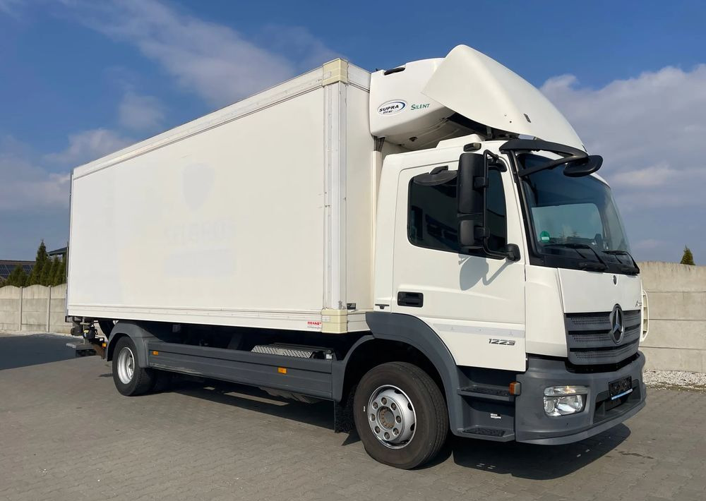 Mercedes-Benz ATEGO 1223/ CHŁODNIA/ 15 PALET - Camión frigorífico: foto 4 Mercedes-Benz ATEGO 1223/ CHŁODNIA/ 15 PALET - Camión frigorífico: foto 4