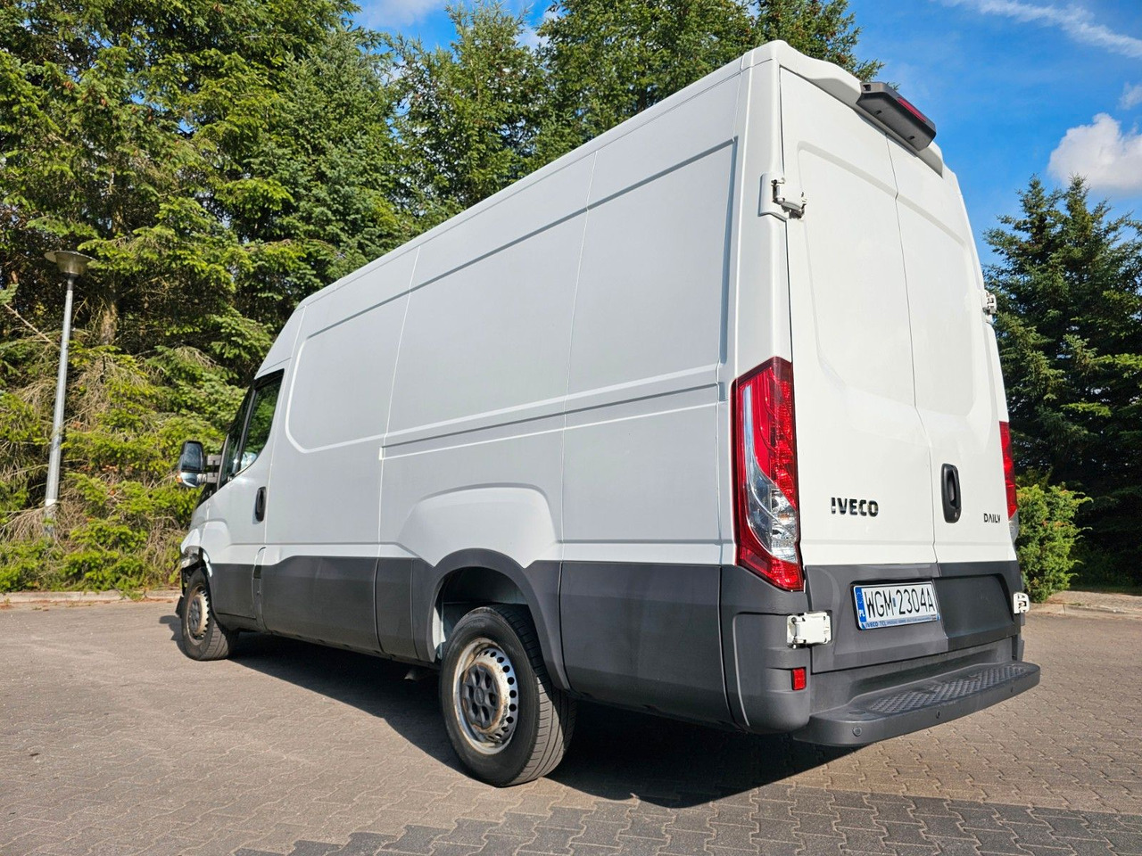 Iveco DAILY 35-160 L3H2 Nur 129tkm ! Leichte unfall - Furgón: foto 3 Iveco DAILY 35-160 L3H2 Nur 129tkm ! Leichte unfall - Furgón: foto 3