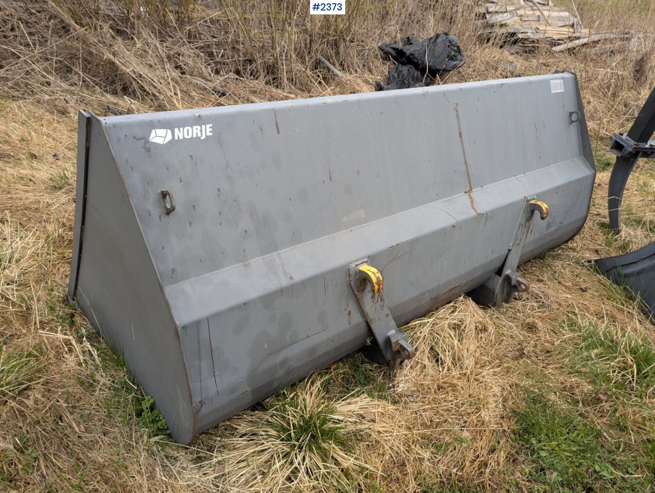 Universal bucket Norje Euro mount (unused) - Cazo cargador para Maquinaria de construcción: foto 3 Universal bucket Norje Euro mount (unused) - Cazo cargador para Maquinaria de construcción: foto 3