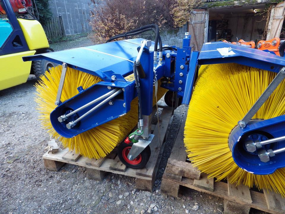 Front Kehrmaschine vollhydraulisch 1200NESBO ISEKI (2200 netto) - Barredora cucharón: foto 4 Front Kehrmaschine vollhydraulisch 1200NESBO ISEKI (2200 netto) - Barredora cucharón: foto 4