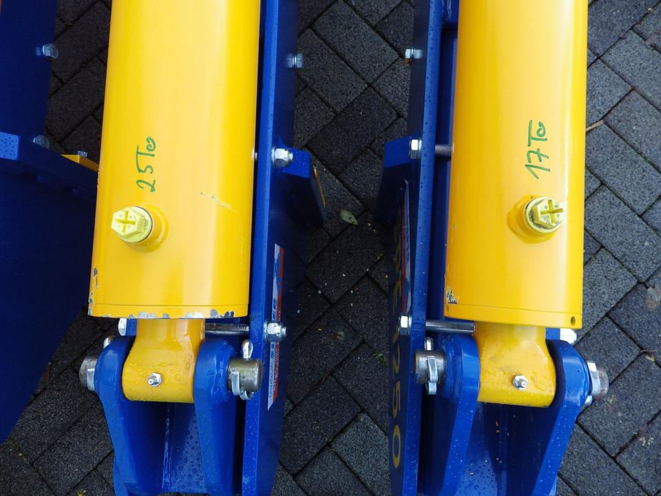 Astilladora de leña Holzspalter für (Kompakt-) Baggeranbau: foto 10 Astilladora de leña Holzspalter für (Kompakt-) Baggeranbau: foto 10