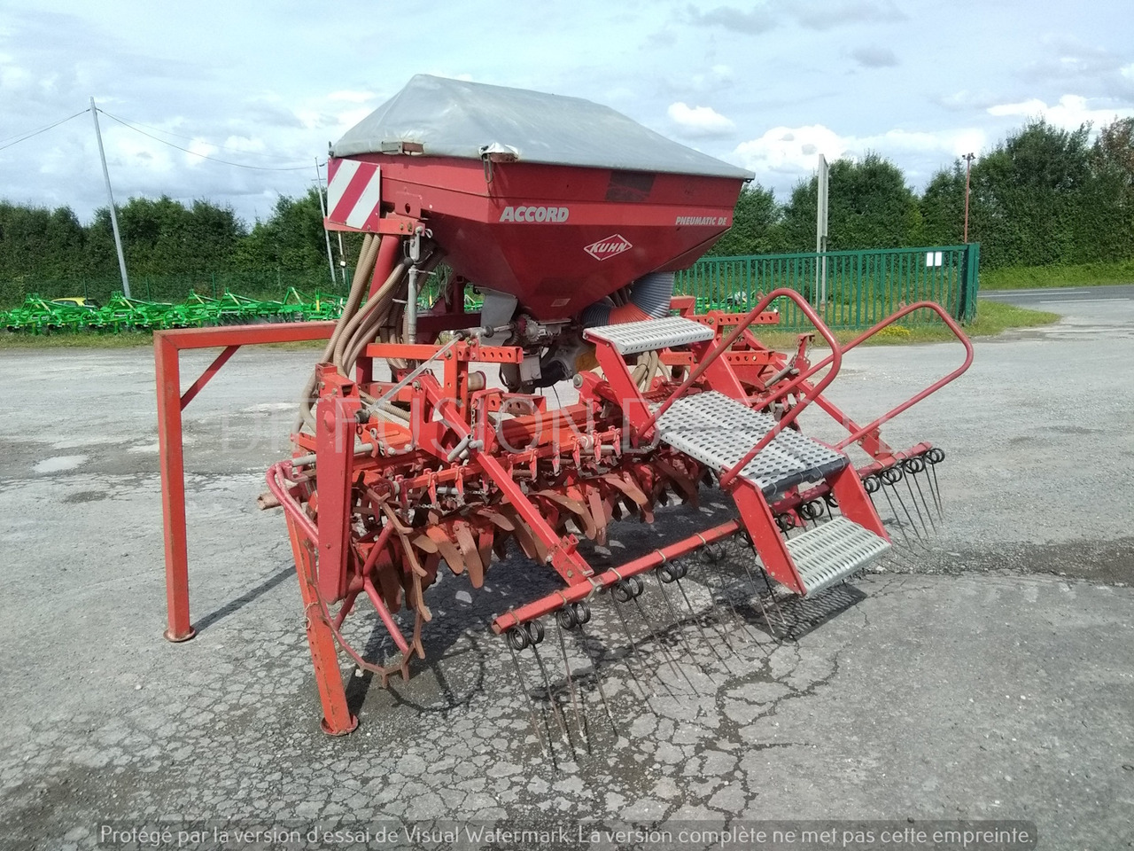 KUHN SEMOIR EN LIGNE ACCORD PNEUMATIC - Combinado de siembra: foto 2 KUHN SEMOIR EN LIGNE ACCORD PNEUMATIC - Combinado de siembra: foto 2