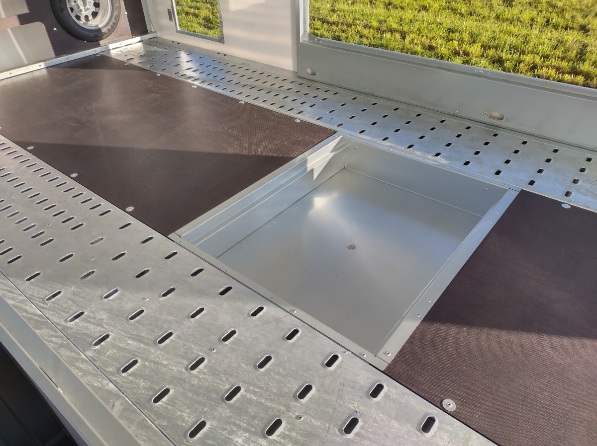 BRIAN JAMES TRAILERS RaceSport 340-5510 - Remolque portavehículos: foto 5 BRIAN JAMES TRAILERS RaceSport 340-5510 - Remolque portavehículos: foto 5