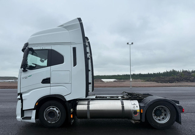 Iveco S-Way 460 4x2 LNG / LBG - Cabeza tractora: foto 2 Iveco S-Way 460 4x2 LNG / LBG - Cabeza tractora: foto 2