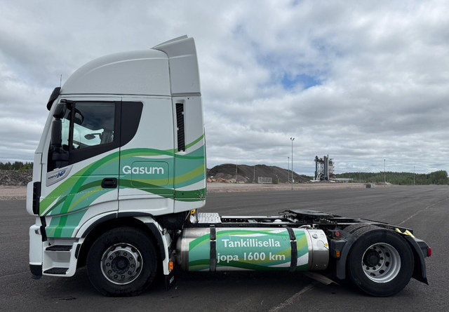 Iveco Stralis 440 4x2 LNG / LBG - Cabeza tractora: foto 2 Iveco Stralis 440 4x2 LNG / LBG - Cabeza tractora: foto 2