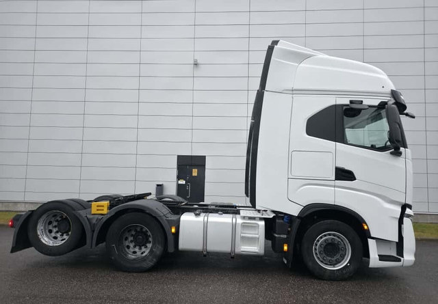 Cabeza tractora IvecoS-Way 480 6x2 Hieno!: foto 6