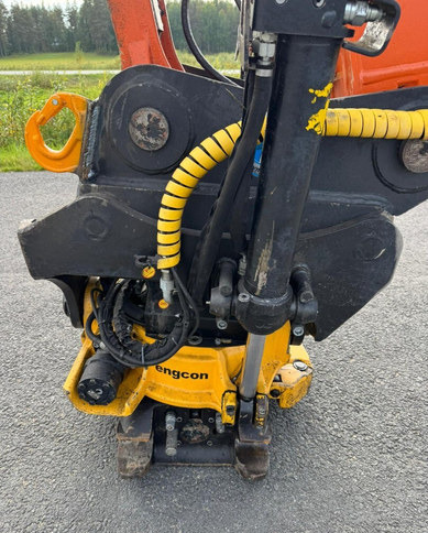 Excavadora de cadenas HitachiZX225USLC-7 + Engcon: foto 15 Excavadora de cadenas HitachiZX225USLC-7 + Engcon: foto 15