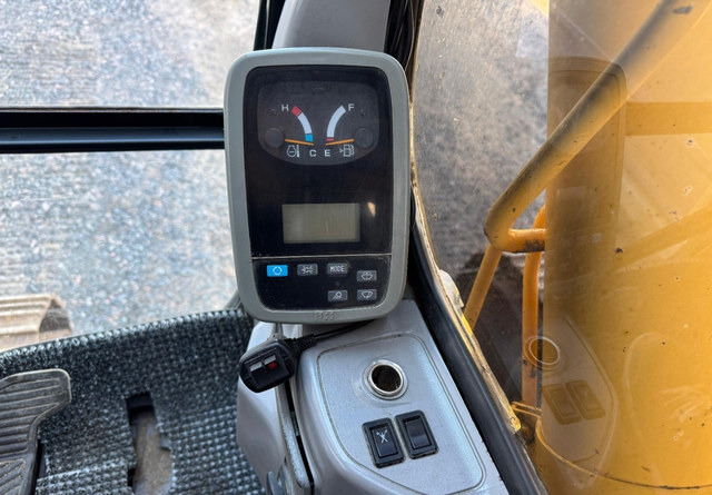 Excavadora de cadenas New HollandE235SR: foto 15 Excavadora de cadenas New HollandE235SR: foto 15