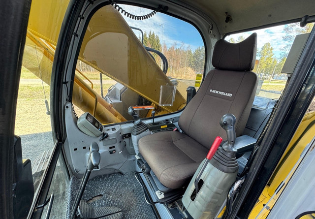 Excavadora de cadenas New HollandE235SR: foto 14 Excavadora de cadenas New HollandE235SR: foto 14