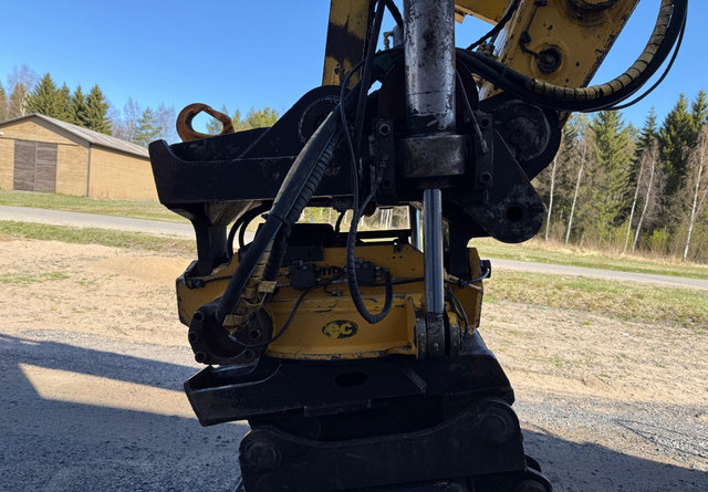 Excavadora de cadenas New HollandE235SR: foto 10 Excavadora de cadenas New HollandE235SR: foto 10