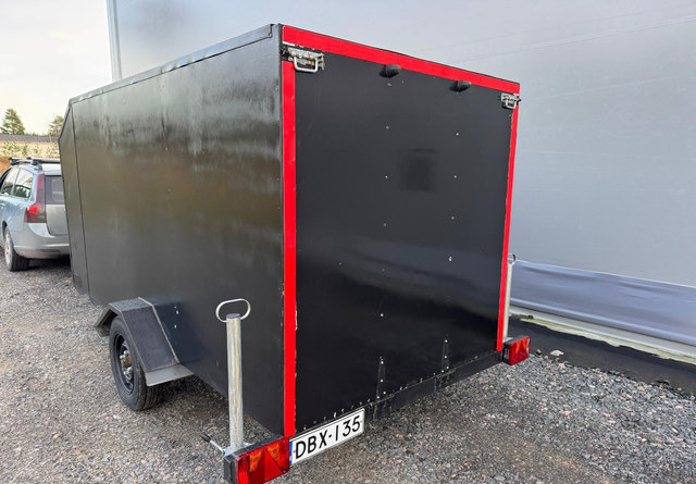 Umpiperäkärry - Remolque de coche: foto 3 Umpiperäkärry - Remolque de coche: foto 3