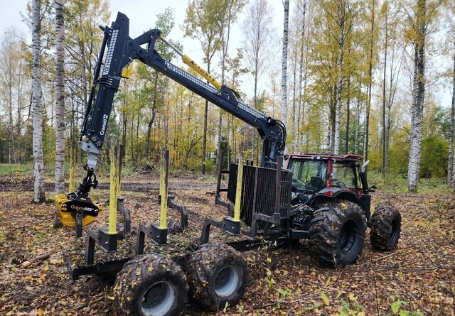 ValtraN123 + Kronos 140 4WDM + Cranab FC8 - Tractor forestal, Remolque forestal: foto 4 ValtraN123 + Kronos 140 4WDM + Cranab FC8 - Tractor forestal, Remolque forestal: foto 4