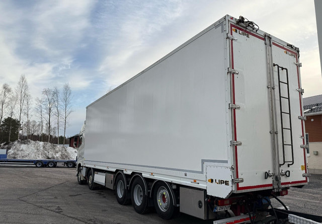 Volvo FH16 750 10x4 - Camión caja cerrada: foto 3 Volvo FH16 750 10x4 - Camión caja cerrada: foto 3