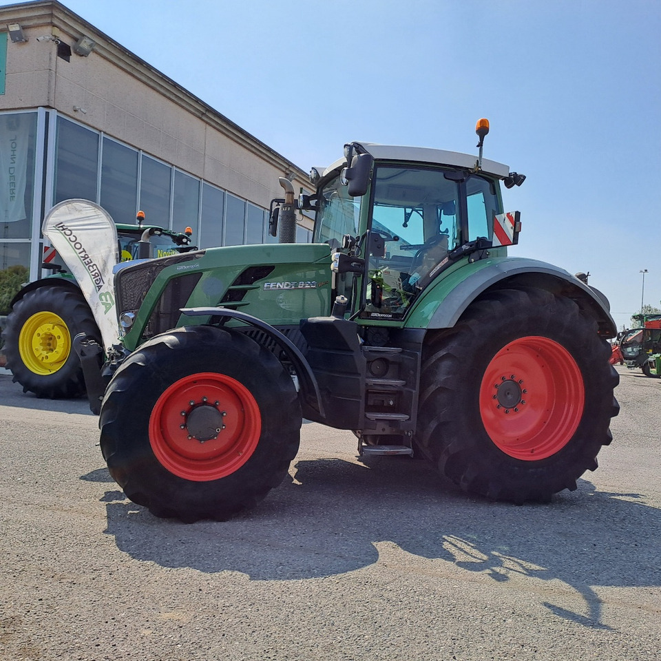 FENDT 828 VARIO PROFI PLUS - Tractor: foto 1 FENDT 828 VARIO PROFI PLUS - Tractor: foto 1