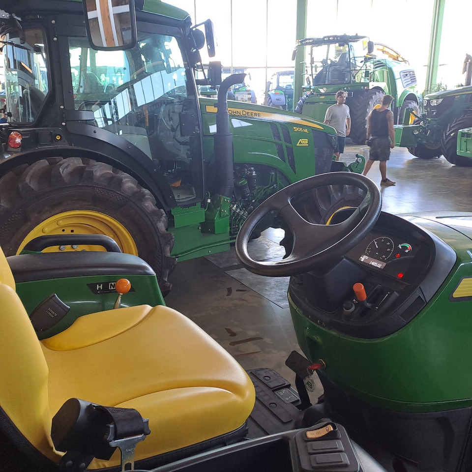 JOHN DEERE 3038E COMPATTO - Tractor: foto 4 JOHN DEERE 3038E COMPATTO - Tractor: foto 4