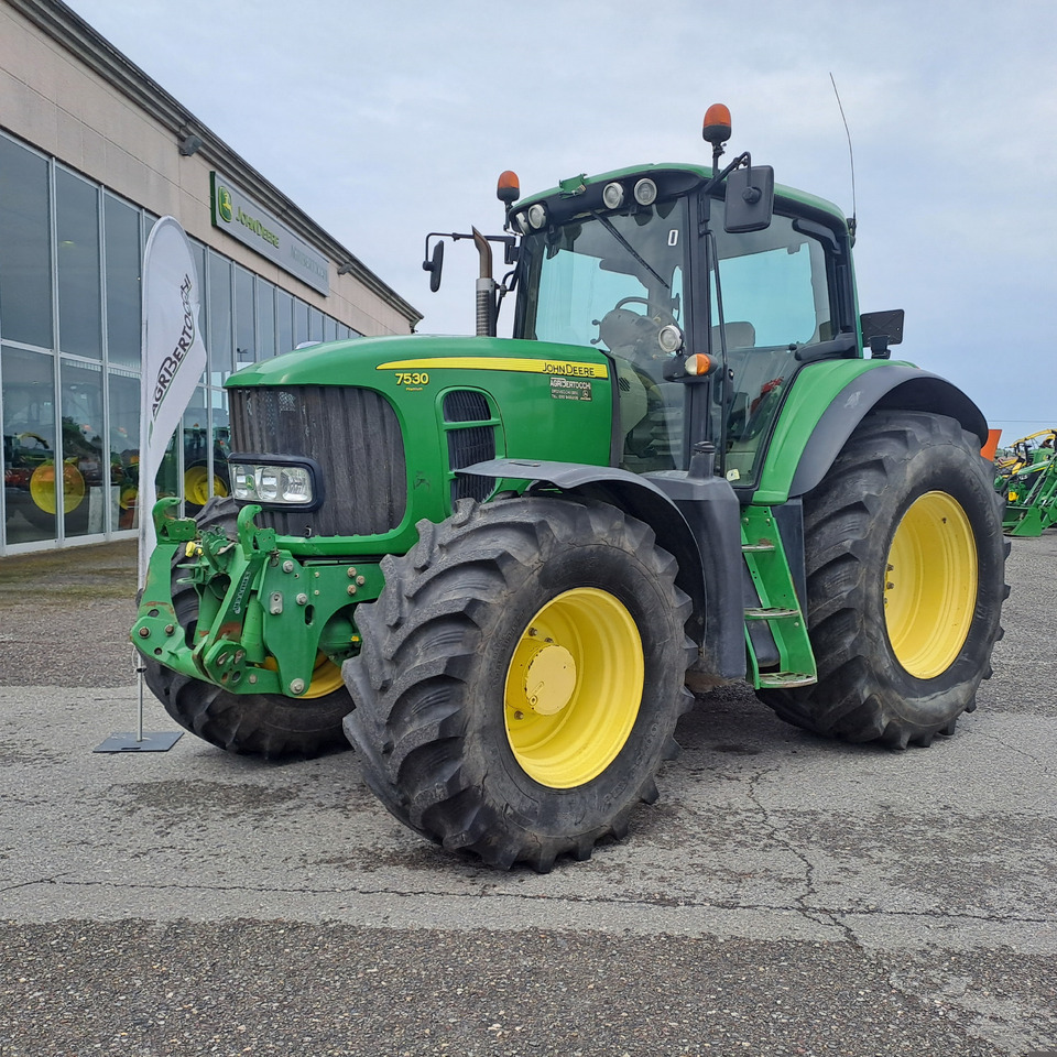 JOHN DEERE 7530 PREMIUM - Tractor: foto 1 JOHN DEERE 7530 PREMIUM - Tractor: foto 1
