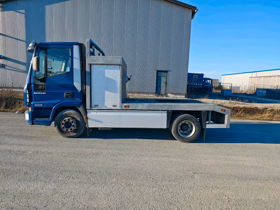 Iveco Eurocargo 90E18 - Cabeza tractora: foto 4 Iveco Eurocargo 90E18 - Cabeza tractora: foto 4