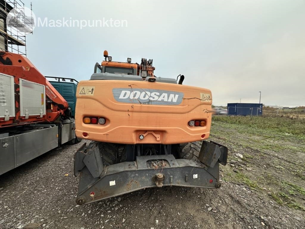 Doosan DX 140 W med vagn och redskap - Excavadora de ruedas: foto 5 Doosan DX 140 W med vagn och redskap - Excavadora de ruedas: foto 5
