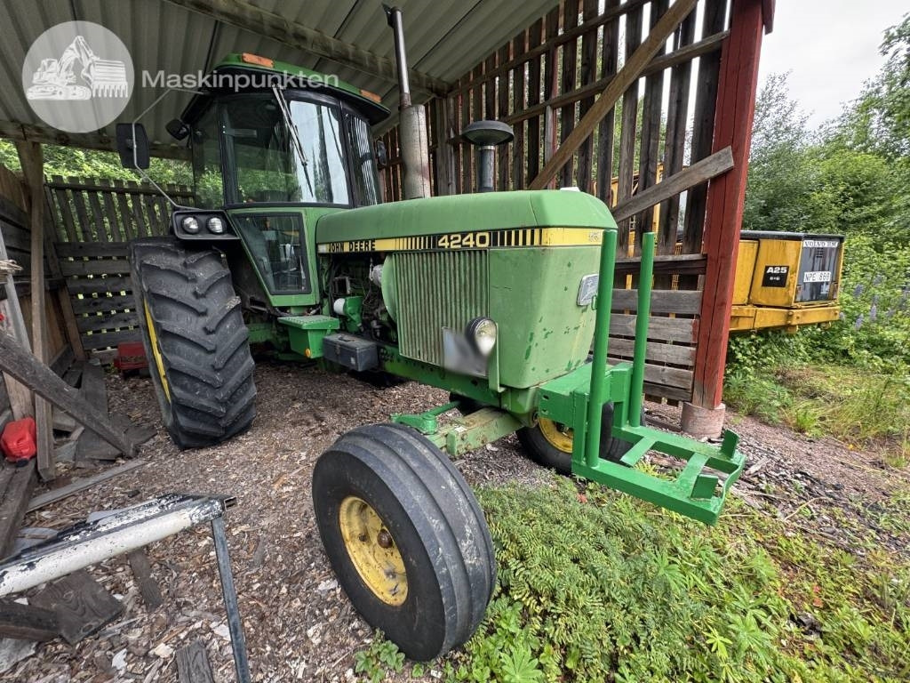 John Deere 4240 QR - Tractor: foto 4 John Deere 4240 QR - Tractor: foto 4
