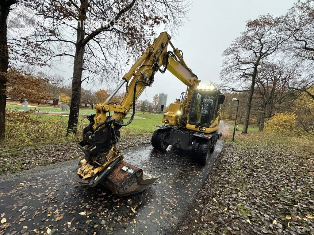 Komatsu PW 148-11 med vagn och redskap - Excavadora de ruedas: foto 2 Komatsu PW 148-11 med vagn och redskap - Excavadora de ruedas: foto 2