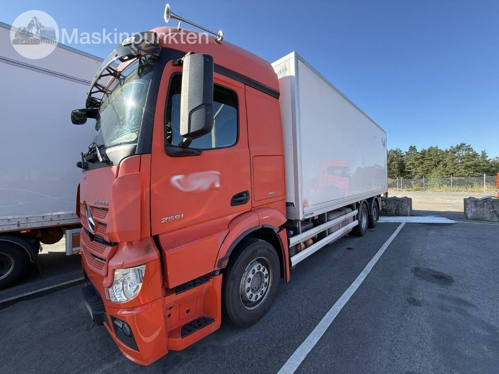Mercedes-Benz Actros 2551  - Camión frigorífico: foto 1 Mercedes-Benz Actros 2551  - Camión frigorífico: foto 1
