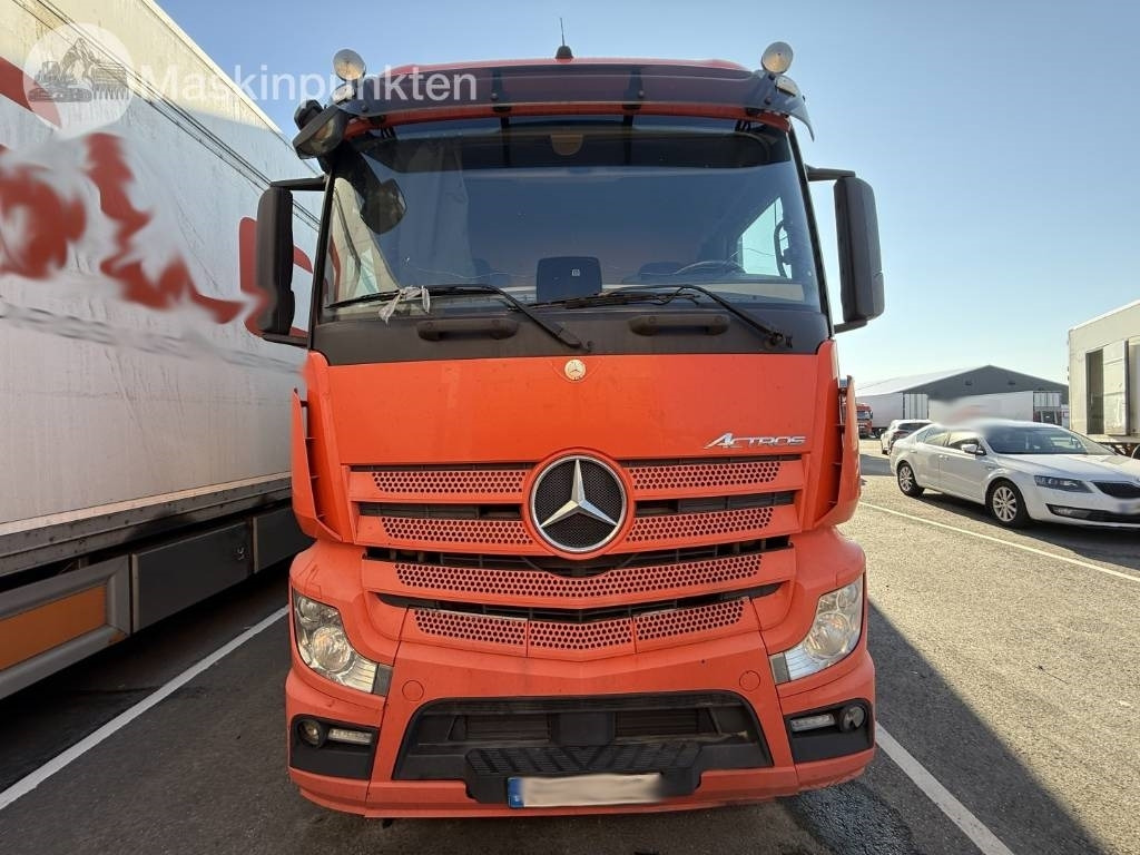 Mercedes-Benz Actros 2551 - Camión frigorífico: foto 2 Mercedes-Benz Actros 2551 - Camión frigorífico: foto 2
