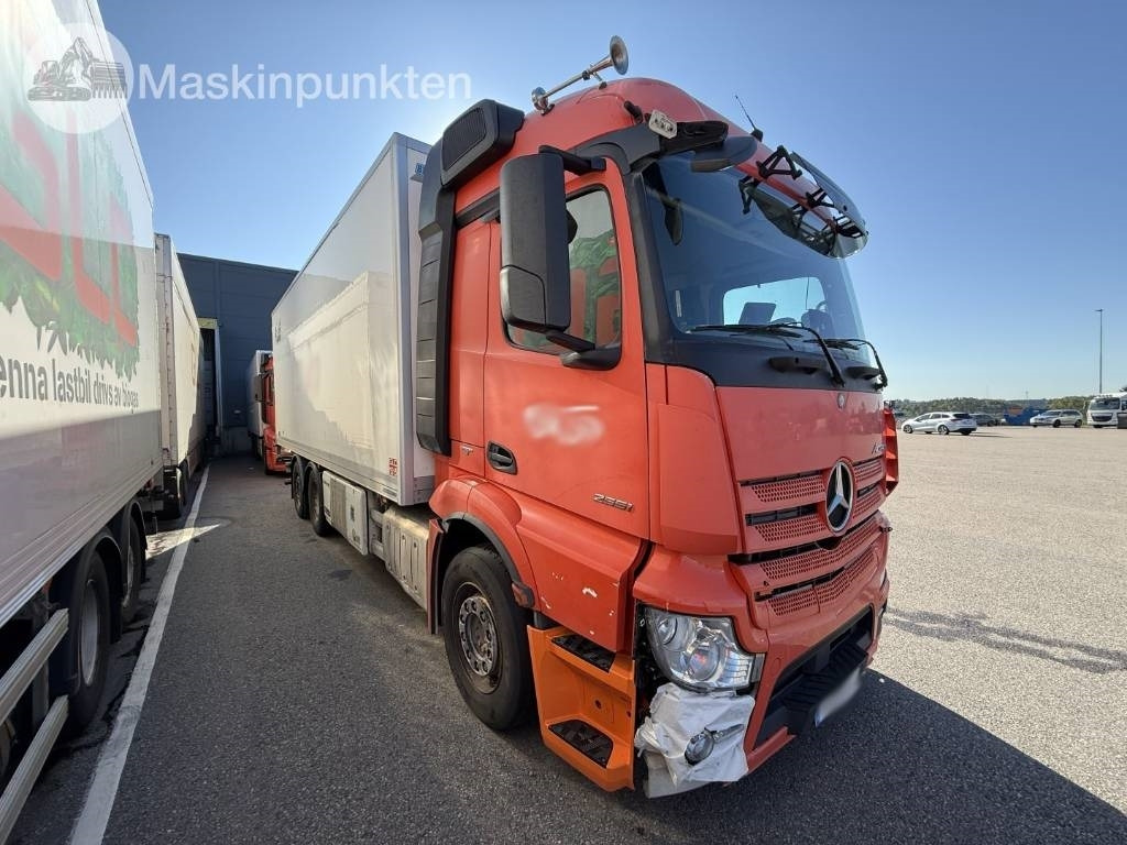 Mercedes-Benz Actros 2551  - Camión frigorífico: foto 3 Mercedes-Benz Actros 2551  - Camión frigorífico: foto 3