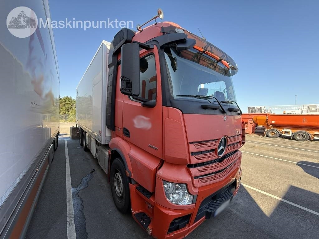 Mercedes-Benz Actros 2551  - Camión frigorífico: foto 3 Mercedes-Benz Actros 2551  - Camión frigorífico: foto 3