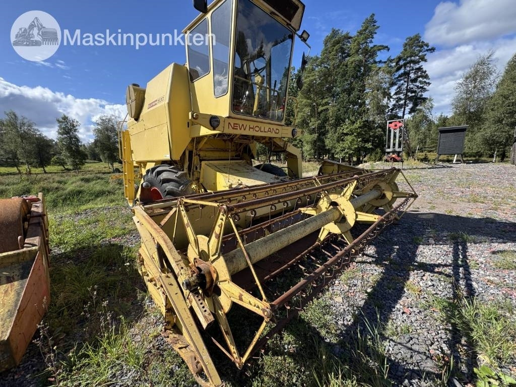 New Holland 1530 - Cosechadora de granos: foto 5 New Holland 1530 - Cosechadora de granos: foto 5