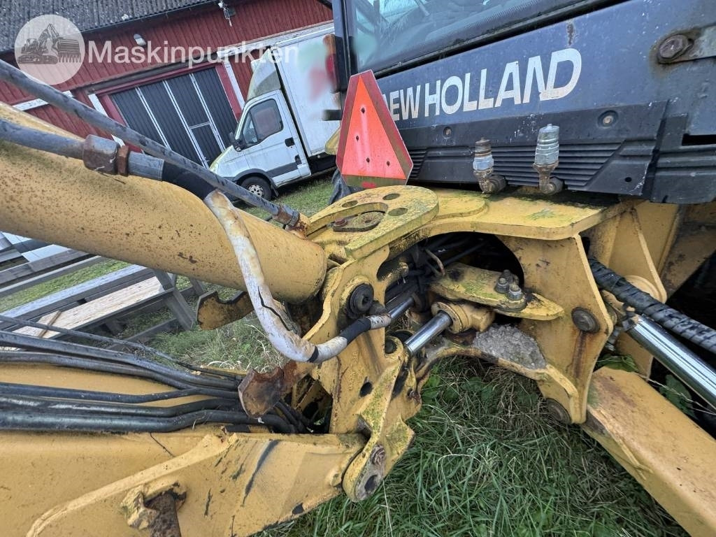 Retroexcavadora New Holland LB 115: foto 35