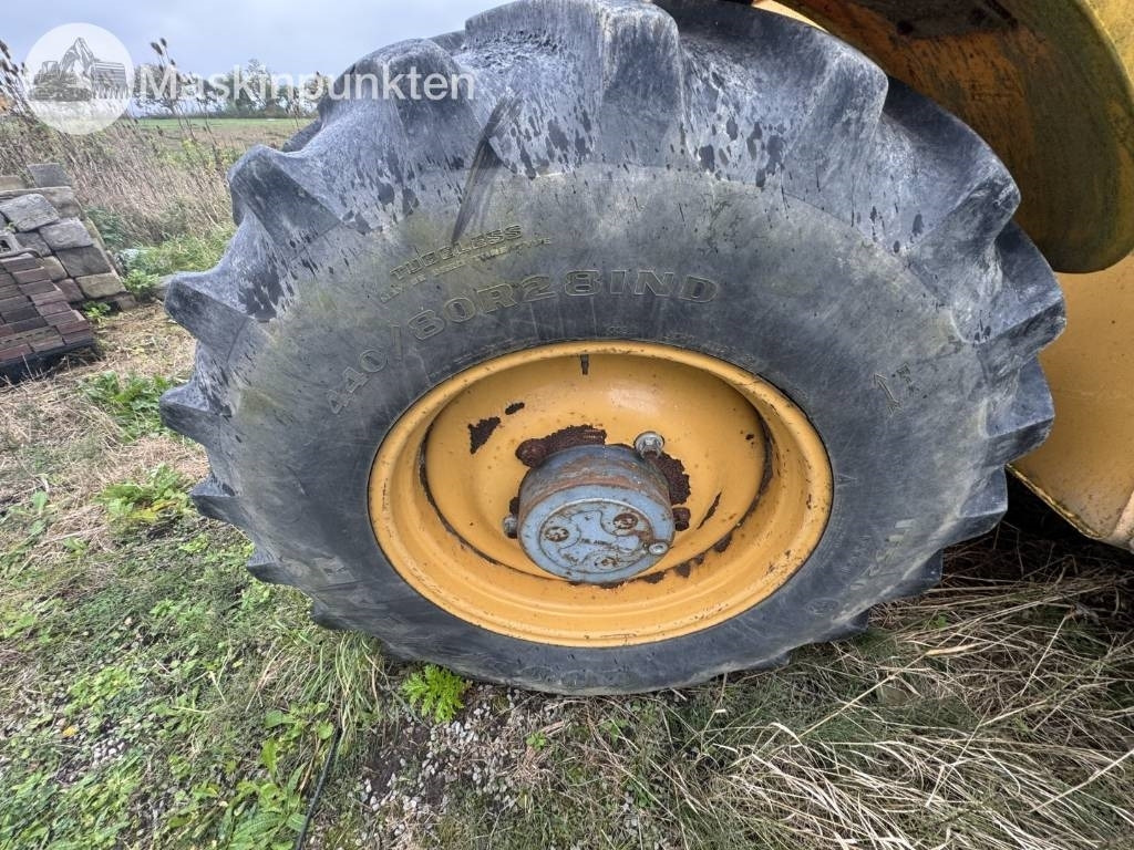 Retroexcavadora New Holland LB 115: foto 7
