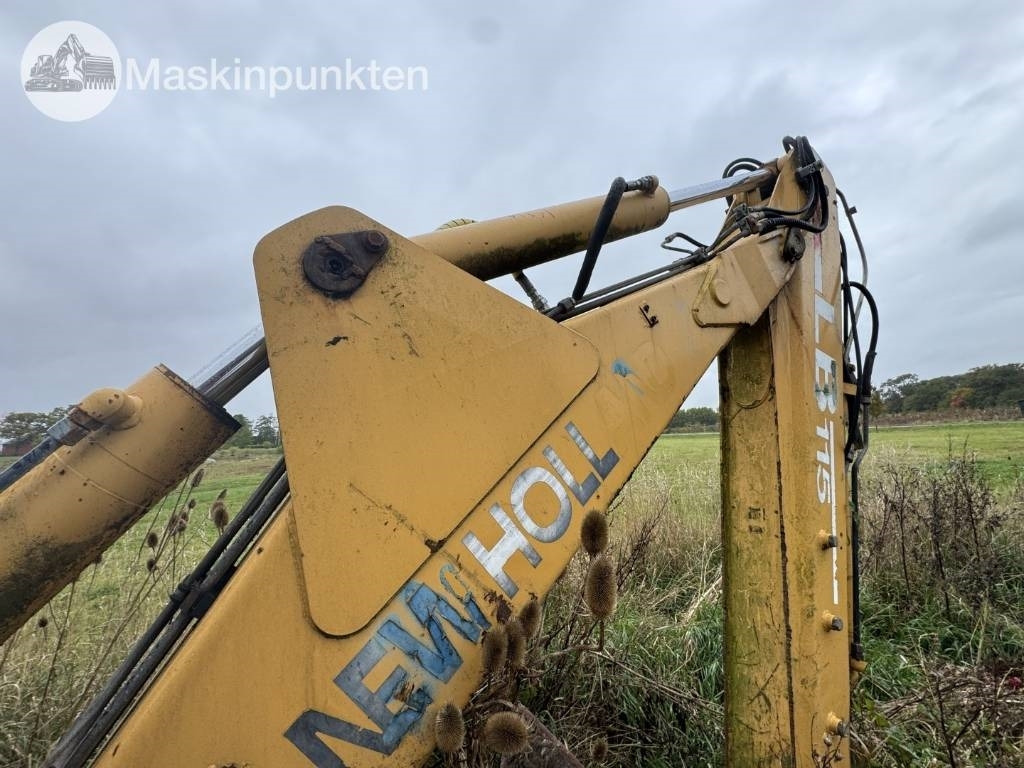 Retroexcavadora New Holland LB 115: foto 20