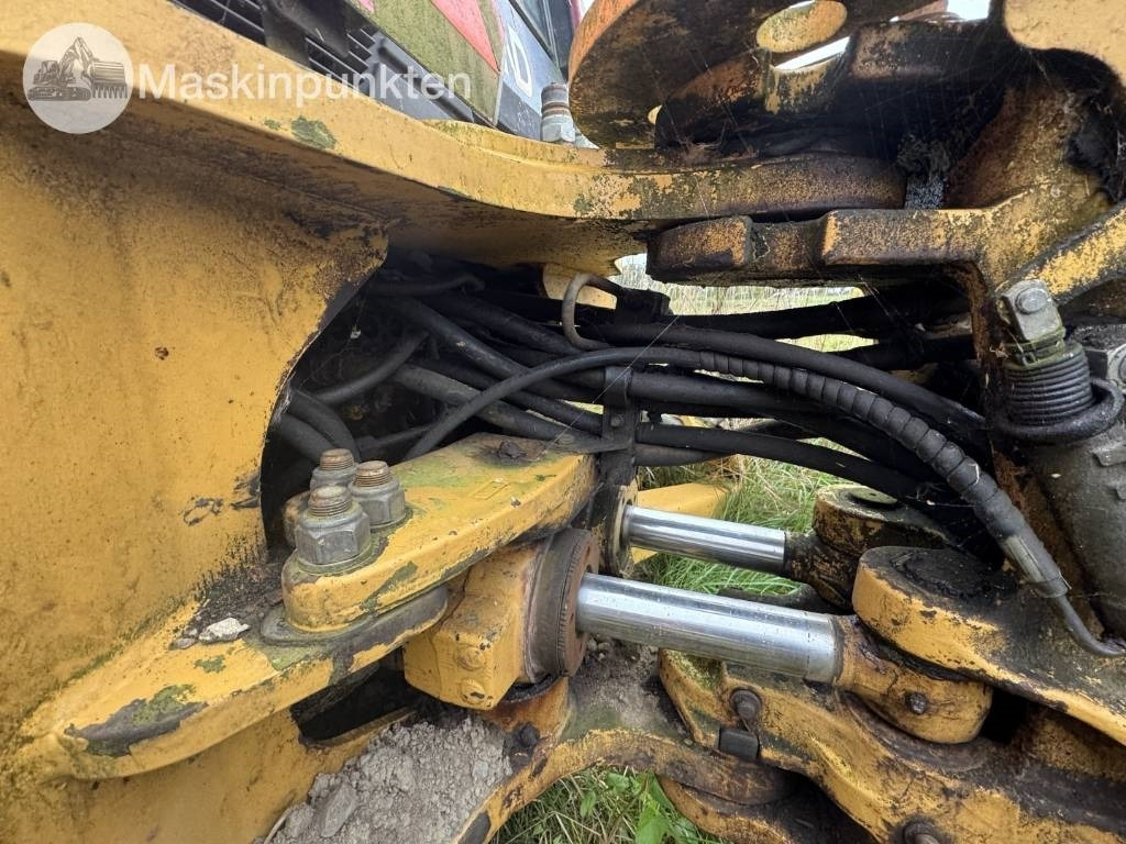 Retroexcavadora New Holland LB 115: foto 15