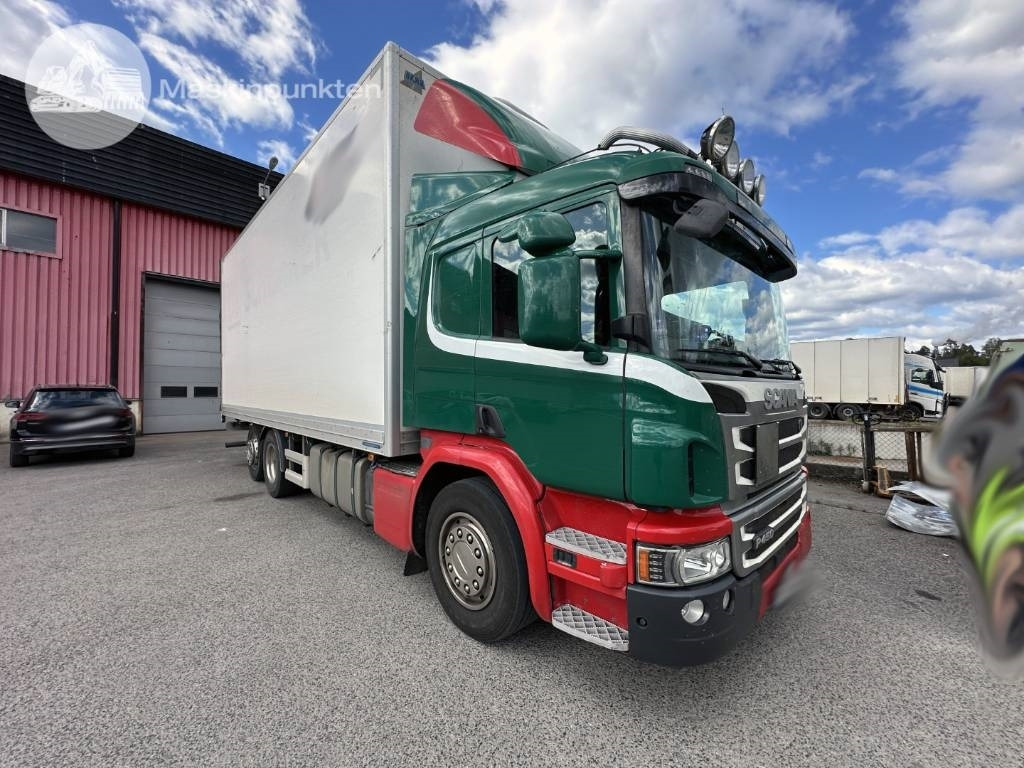 Scania P 450 LB - Camión caja cerrada: foto 1 Scania P 450 LB - Camión caja cerrada: foto 1