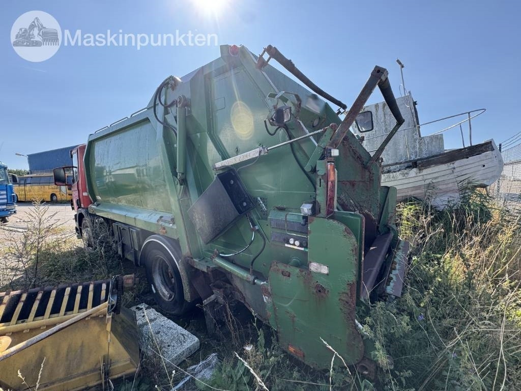 Scania P 94 D - Camión de basura: foto 2 Scania P 94 D - Camión de basura: foto 2