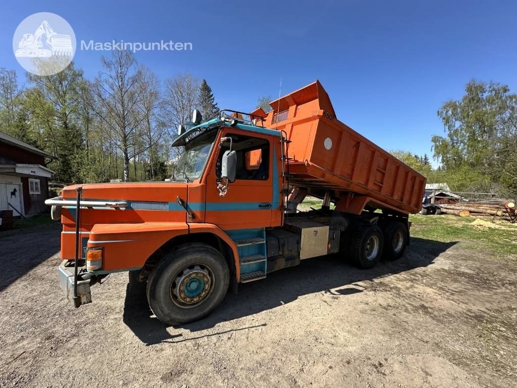 Camión volquete Scania T 113 H: foto 1