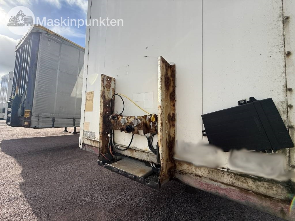 Semirremolque caja cerrada Schmitz SKO 24: foto 15