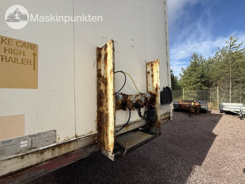 Semirremolque caja cerrada Schmitz SKO 24: foto 17