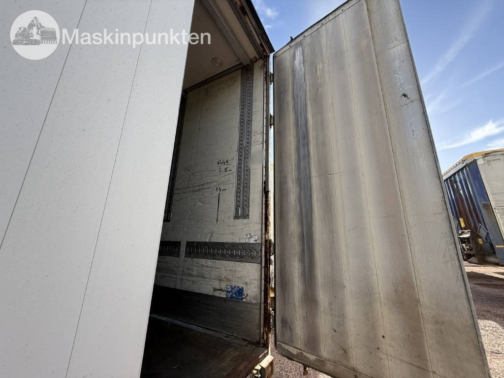 Semirremolque caja cerrada Schmitz SKO 24: foto 47