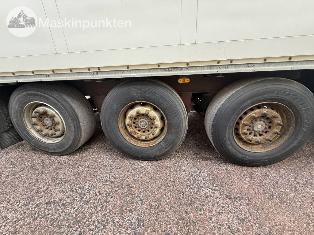 Semirremolque caja cerrada Schmitz SKO 24: foto 22