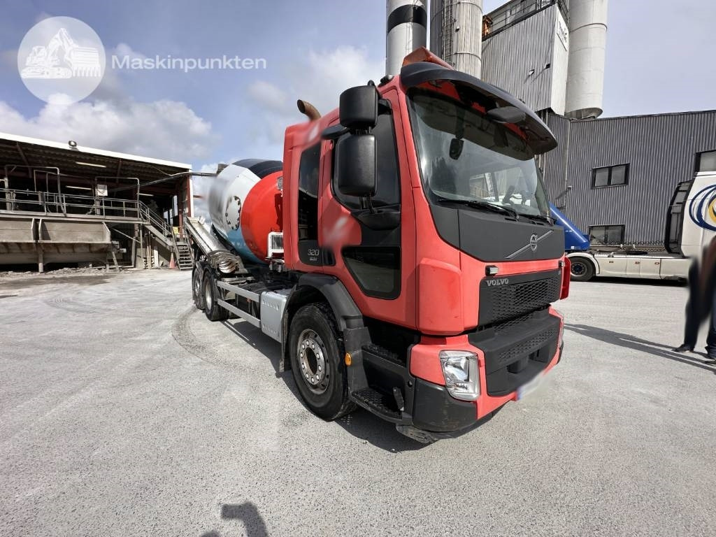 Volvo FE 320 - Camión hormigonera: foto 4 Volvo FE 320 - Camión hormigonera: foto 4