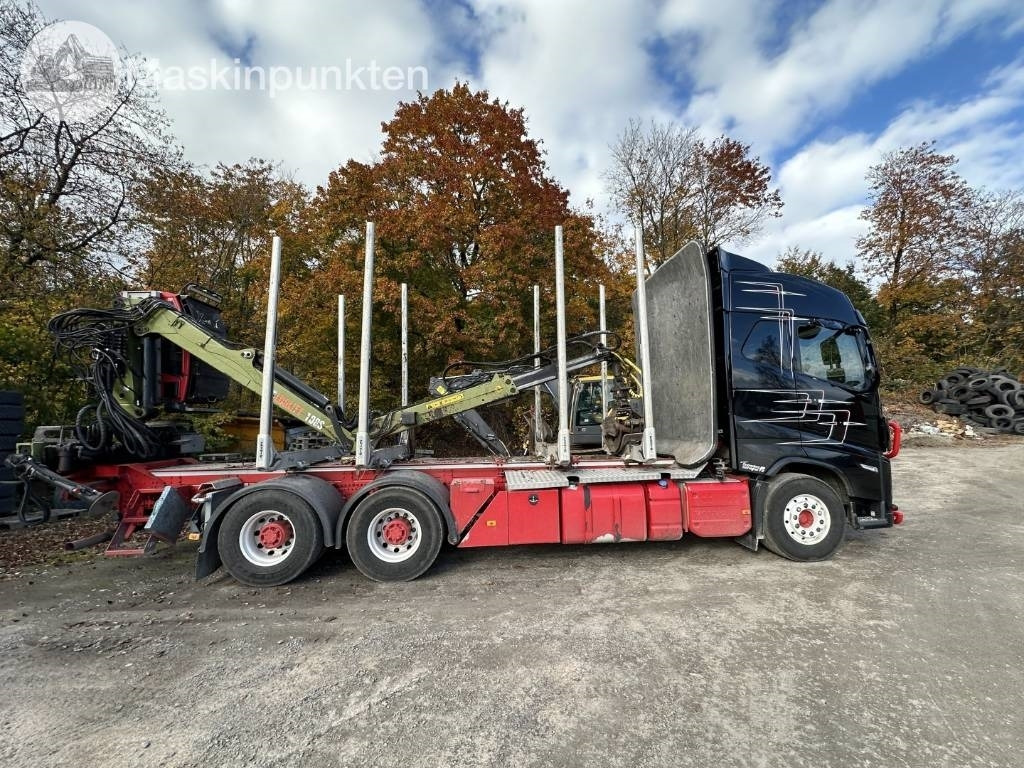 Volvo FH 64 R Timmerbil med kran  - Camión forestal: foto 4 Volvo FH 64 R Timmerbil med kran  - Camión forestal: foto 4