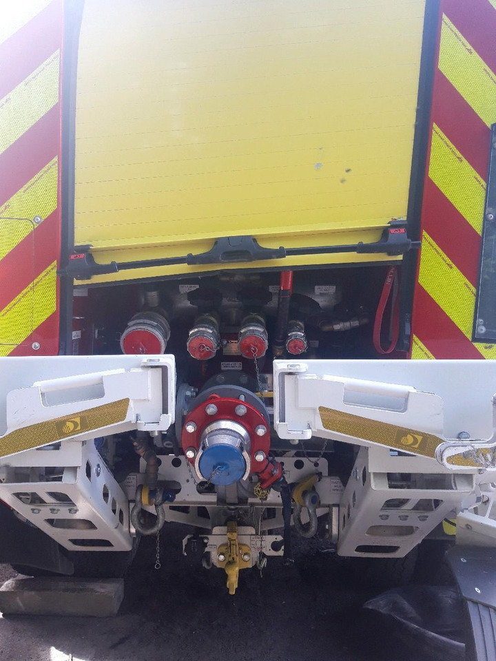 Camión de bomberos RENAULT D 4X4 TOUT-TERRAIN INCENDIE: foto 6 Camión de bomberos RENAULT D 4X4 TOUT-TERRAIN INCENDIE: foto 6