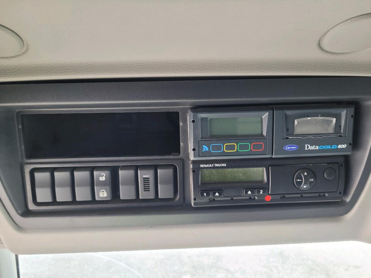 Camión chasis RENAULT D12: foto 12