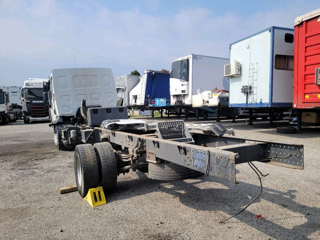 Camión chasis RENAULT D12: foto 7